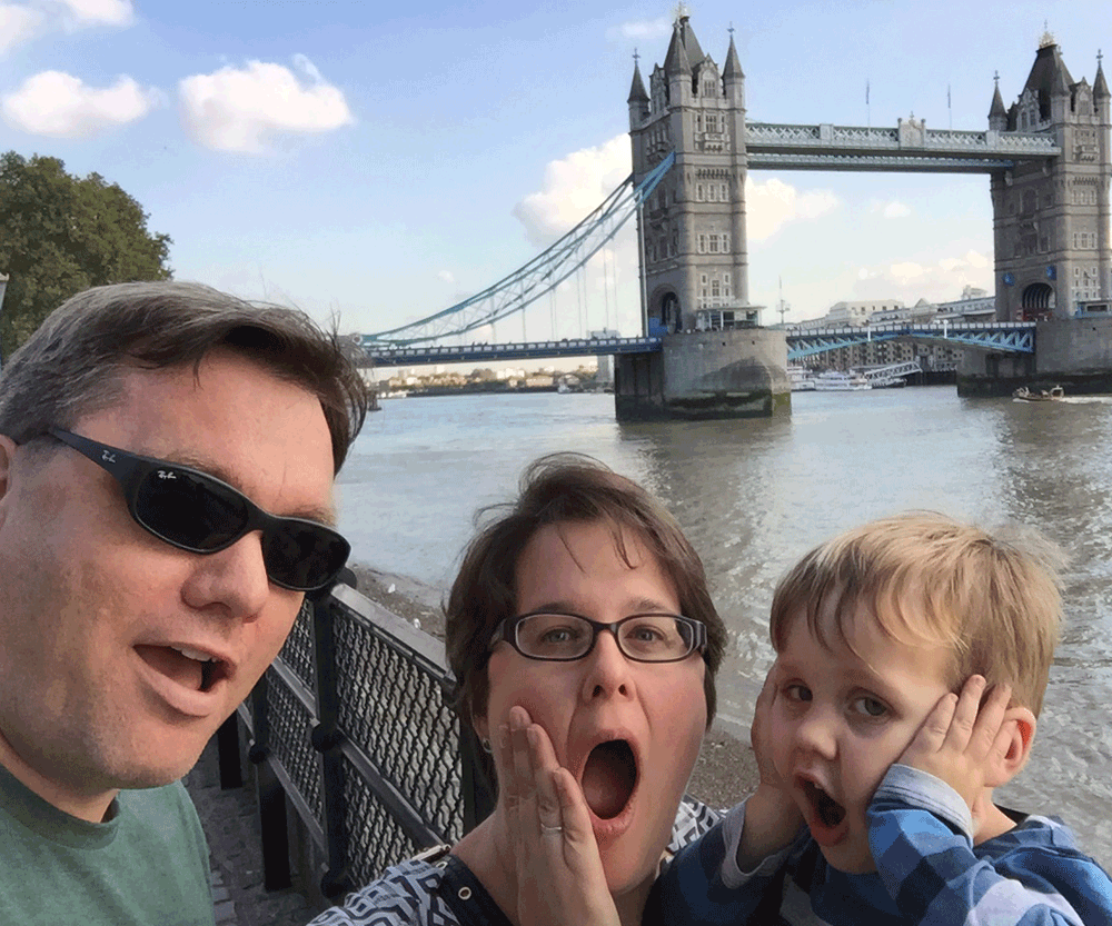 London-Bridge-family-kids-1000