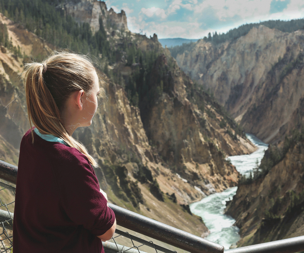 Yellowstone-National-park-girl-water